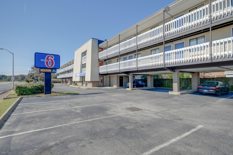 Public Area 3, Motel 6 Norfolk Oceanview, Norfolk