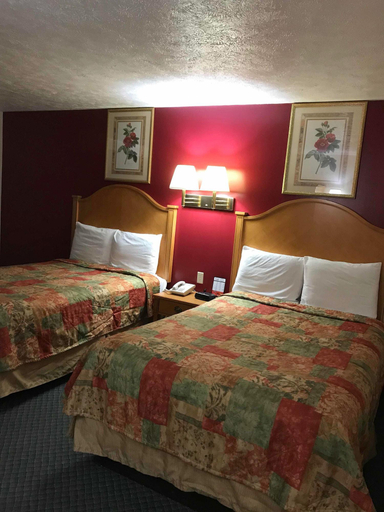 Bedroom 5, Cadillac Inn, Wexford