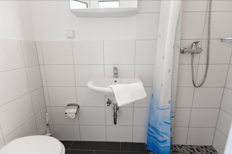 Bathroom 4, Sky Hotel Merseburg, Saalekreis