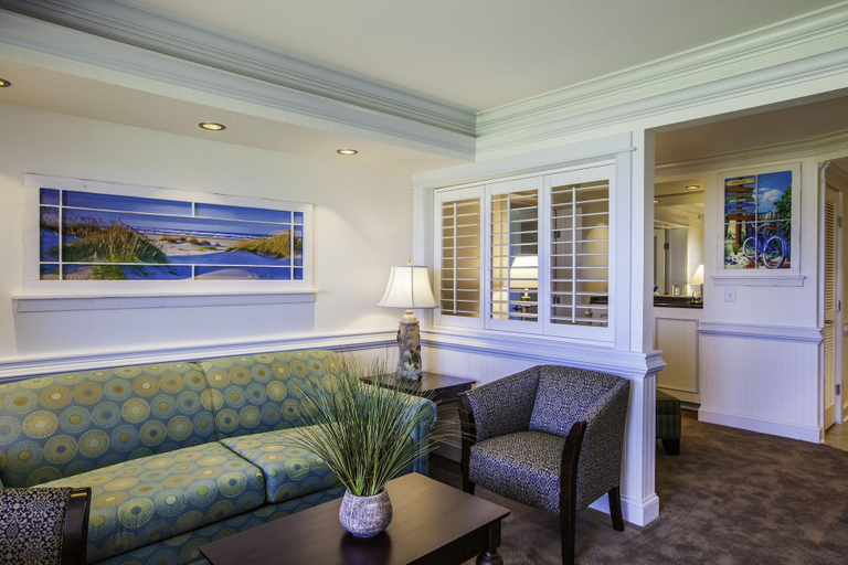 Bedroom 4, Shutters On The Banks, Dare