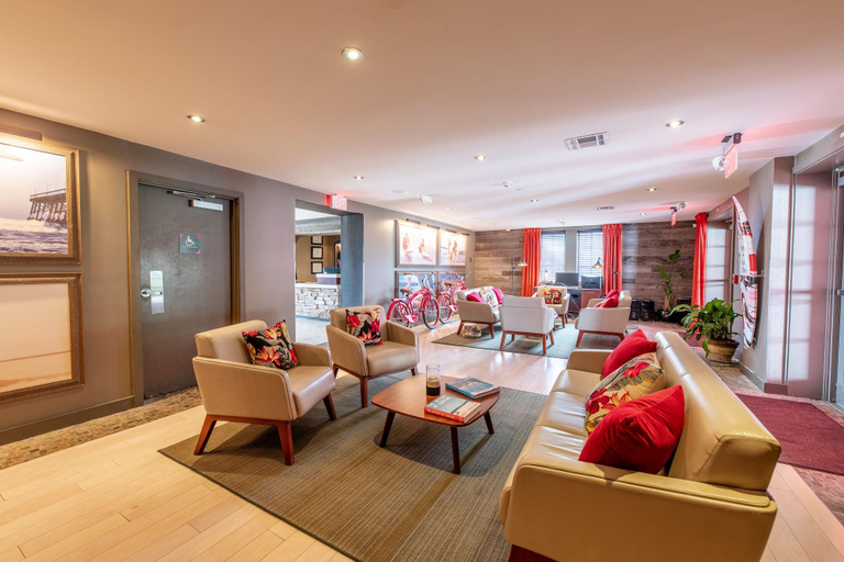 Public Area 3, Daddy O Hotel, Ocean