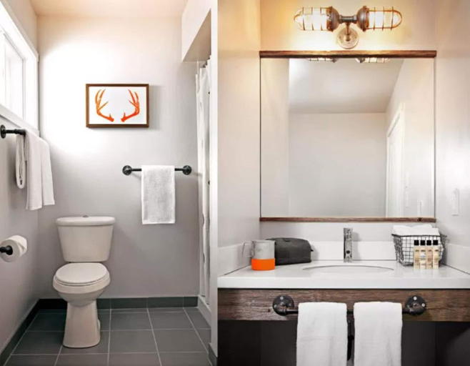 Bathroom 5, Lake Of The Sky Inn, Placer