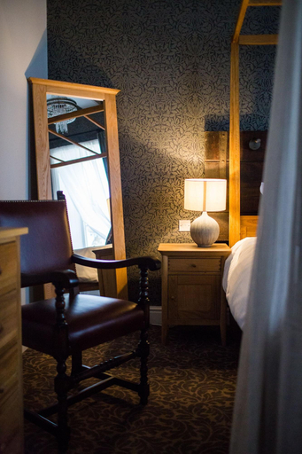 Bathroom 3, The Blue Boar, Witney, Oxfordshire - Acorn Pubs, Oxfordshire