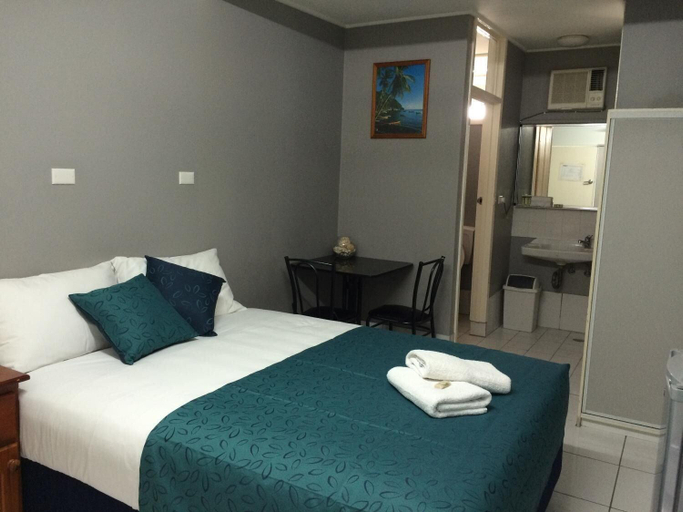 Bedroom 2, Sails On Main, Bowen