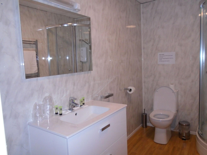 Bathroom 4, The Ullswater House, Poole