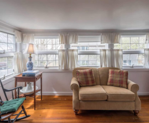 Public Area 3, Snug Cottage, Barnstable