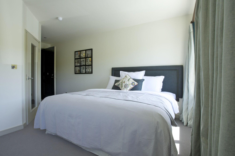 Bedroom 2, The Lewinnick Lodge, Cornwall