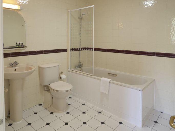 Bathroom 5, Hitchin Priory, Hertfordshire