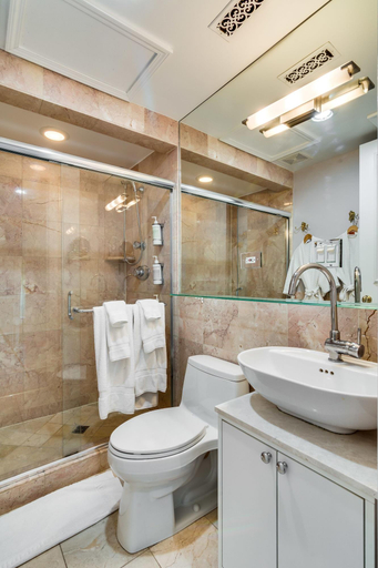 Bathroom 4, Ruby Room Spa & Wellness, Cook