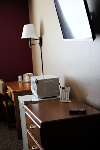 Bedroom 3, Capri Inn and Suites of Beatrice, Gage