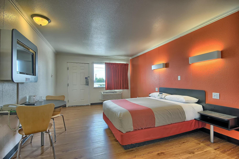 Bedroom 3, Motel 6 Lima, Allen