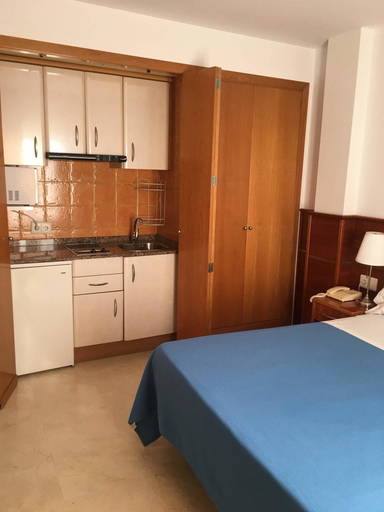 Bedroom 3, Rooms by JovA, Alicante