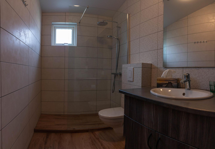 Bathroom, Anna, Vestur-Eyjafjallahreppur