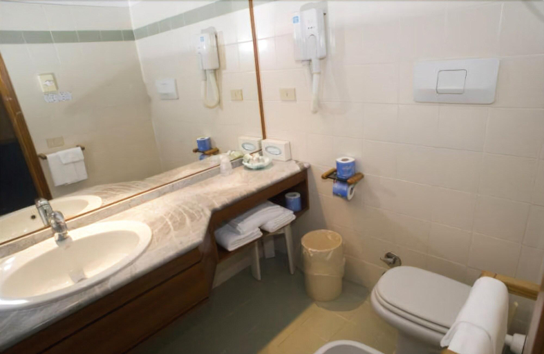 Bathroom 5, Hotel Select, Livorno