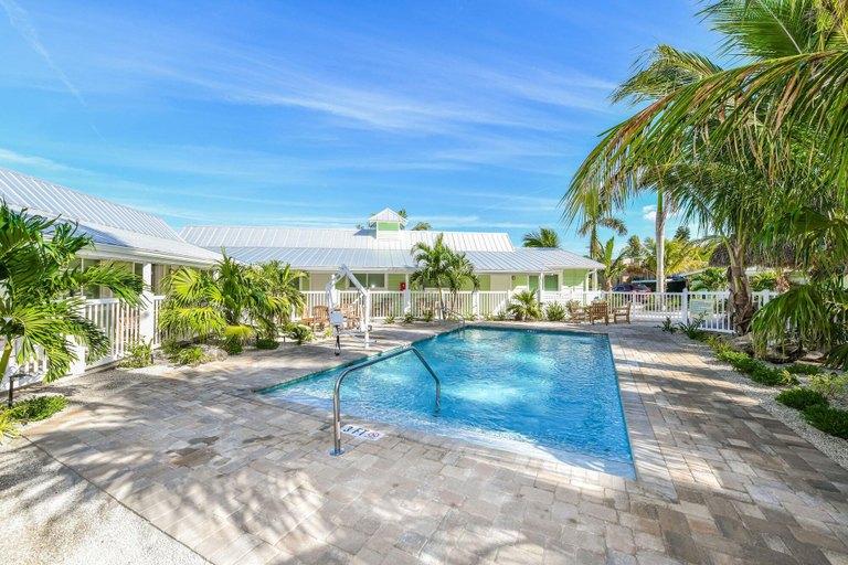 Sport & Beauty 5, Tropical Breeze Resort, Sarasota
