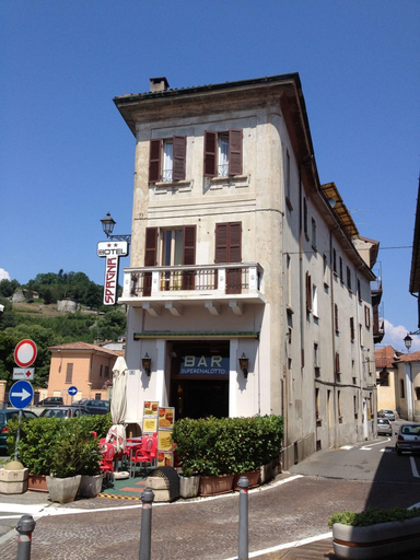 Exterior & Views 2, Spagna, Novara