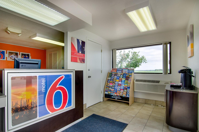 Public Area 2, Motel 6 Salina, KS, Saline