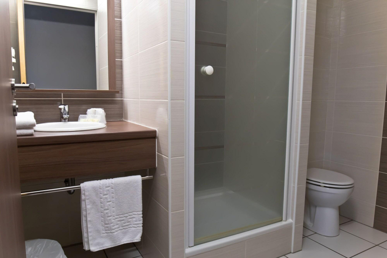 Bathroom, Hotel Arena, Pyrénées-Atlantiques