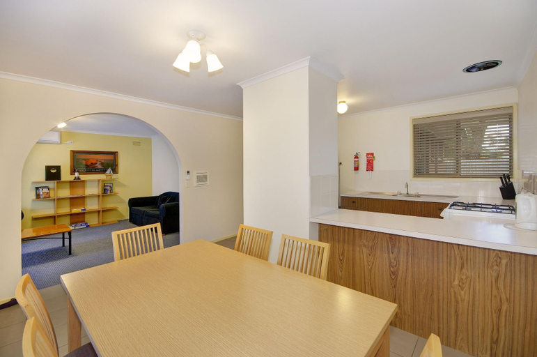 Bedroom 3, Parkwood Motel Apartments, Corio - Inner