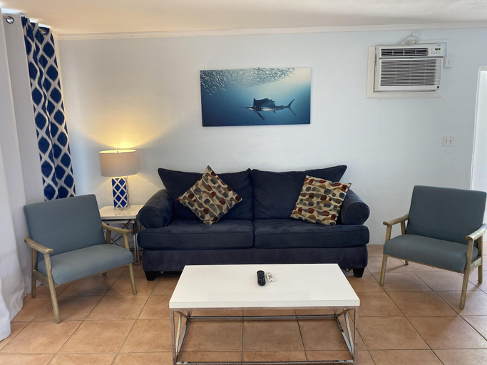 Public Area, La Jolla Resort, Monroe