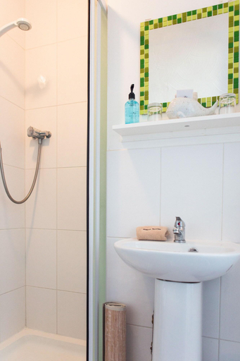 Bathroom 4, The Royson Guest House, Isle of Wight