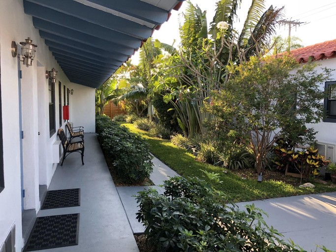 Public Area 2, Oasis Hotel, Broward