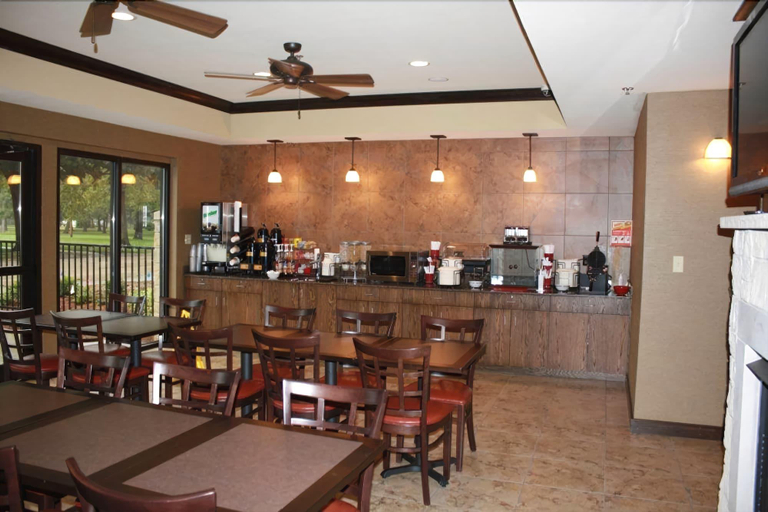 Food & Drinks 5, Parkwood Inn Suites, Riley