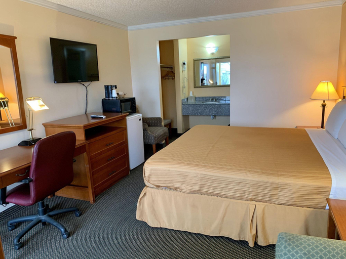 Bedroom 3, Regency Inn Fairfield, Freestone