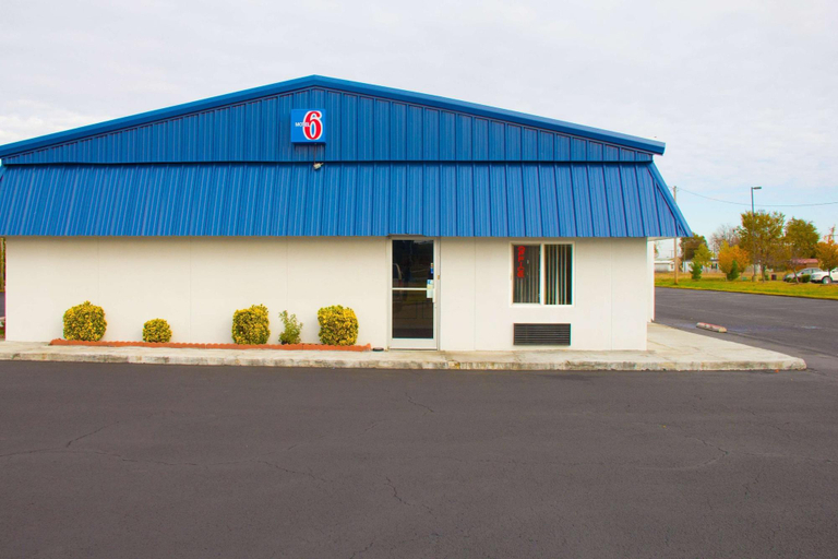 Exterior & Views 1, Motel 6 Sikeston, MO, Scott
