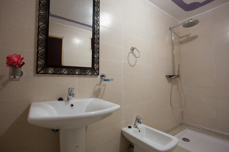 Bathroom 4, Kasbah Tizzarouine, Ouarzazate