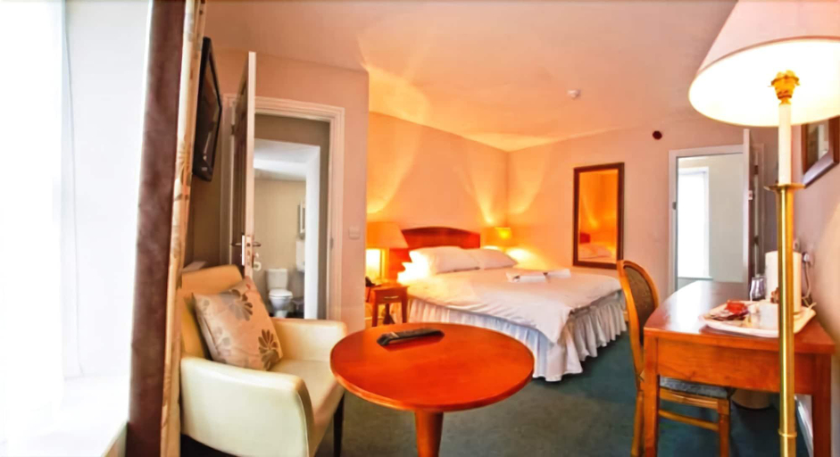 Bedroom 3, Four Seasons Hotel, Ceredigion