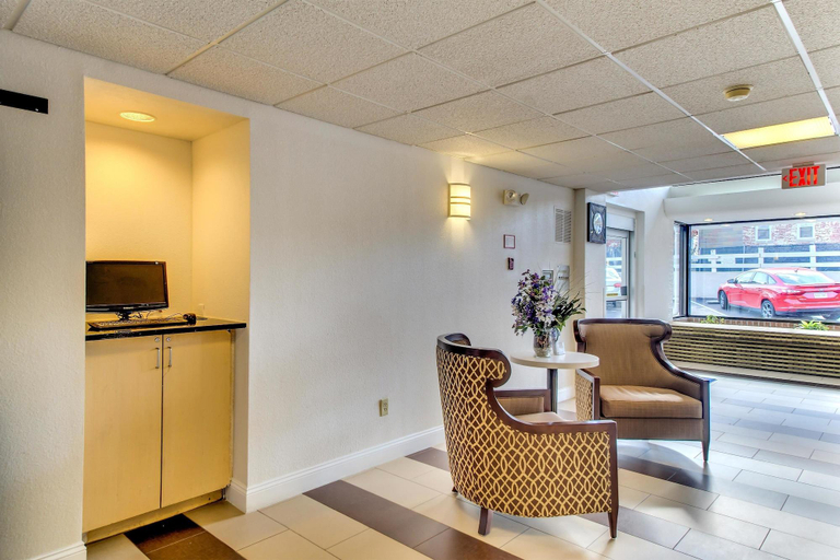 Food & Drinks 5, Motel 6 Washington, Washington D.C.