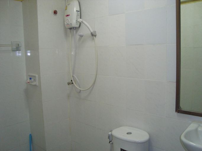 Bathroom 4, Hill Inn, Pattaya