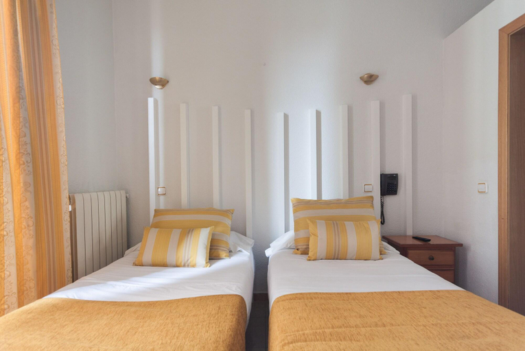 Bedroom 3, Josefina Hostal, Madrid