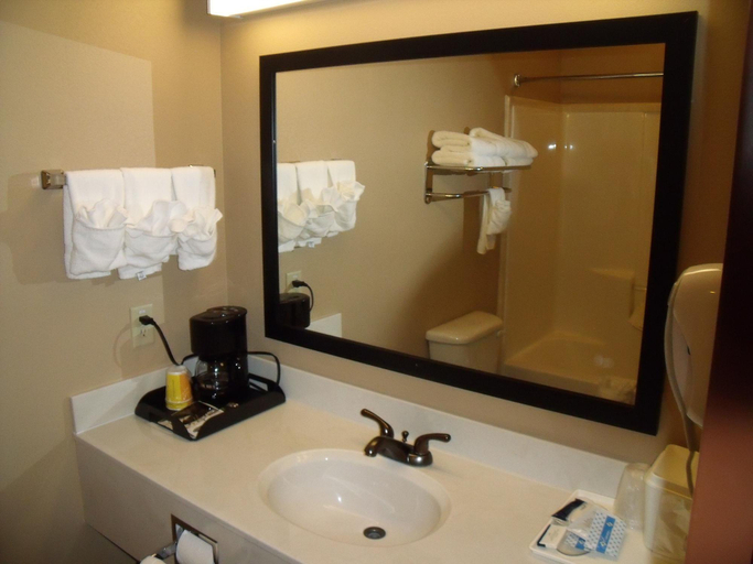 Bathroom 4, Irish Inn And Suites, Bailey
