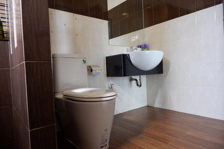 Bathroom 4, Khao Sok Nature Place, Phanom