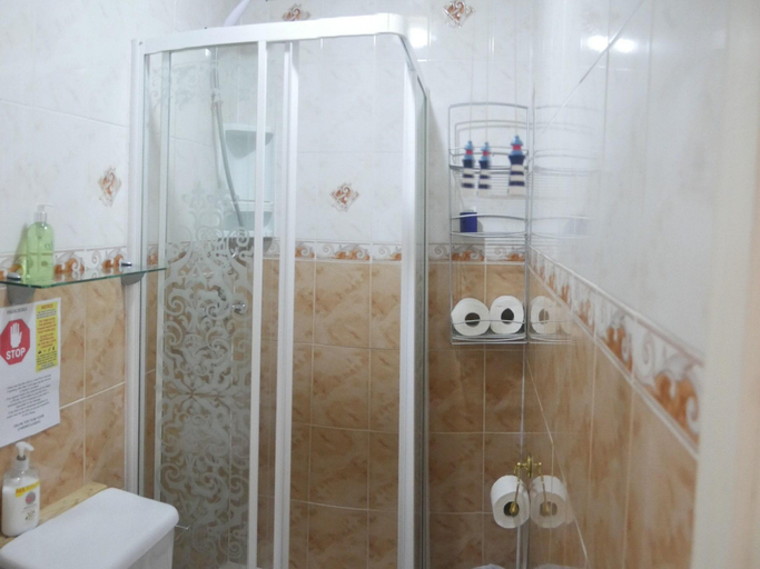 Bathroom 3, The Trouville, Poole