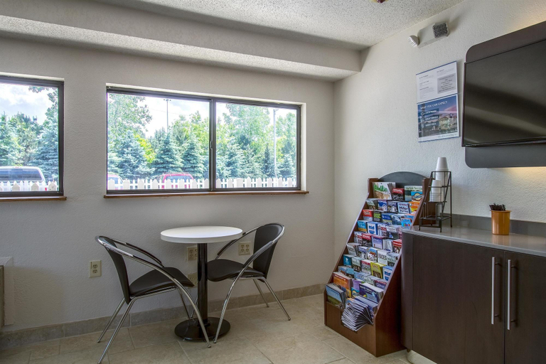 Public Area 3, Motel 6 Ashland, OH, Ashland