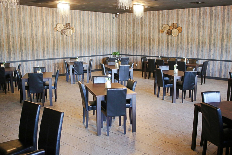 Food & Drinks 5, The Inn And Suites At 34 Fifty, Taylor