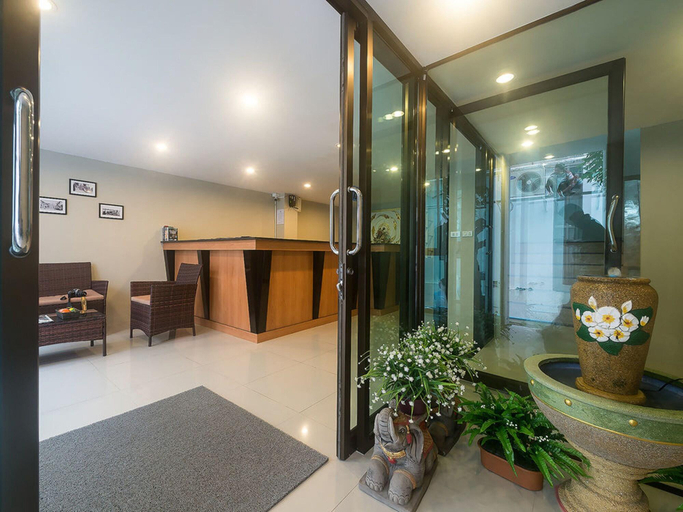 Public Area 3, Green Leaf Hostel, Phuket Island