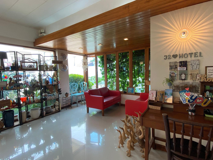Food & Drinks 5, J2 Hotel, Mae Sot