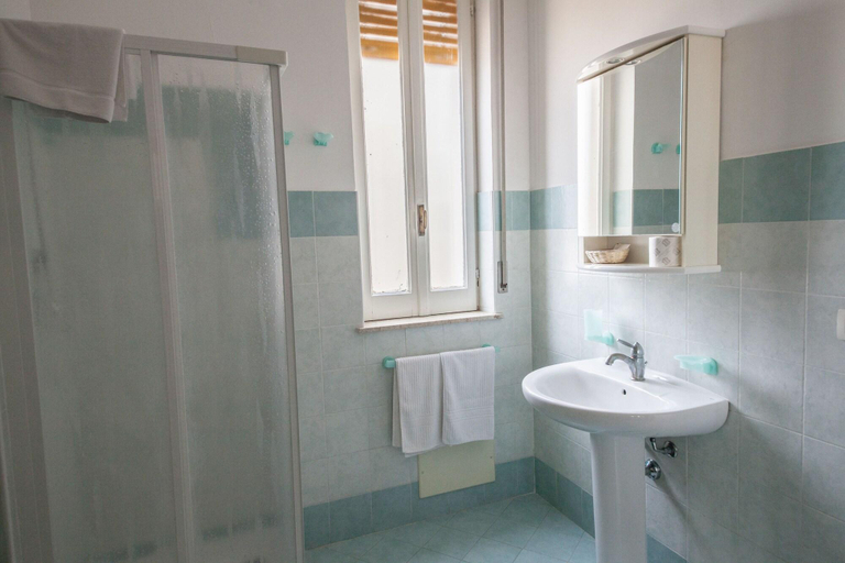 Bathroom 5, La Vacanza Ortigia, Syracuse