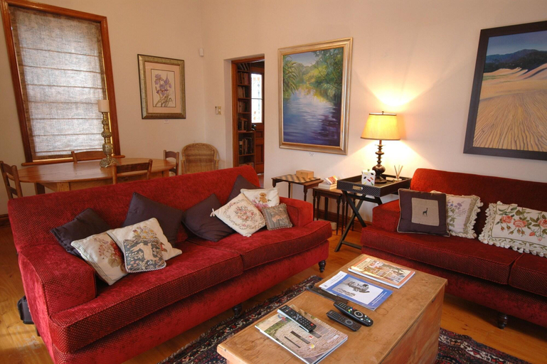 Public Area, 1A St Aidans Guest House, Cacadu