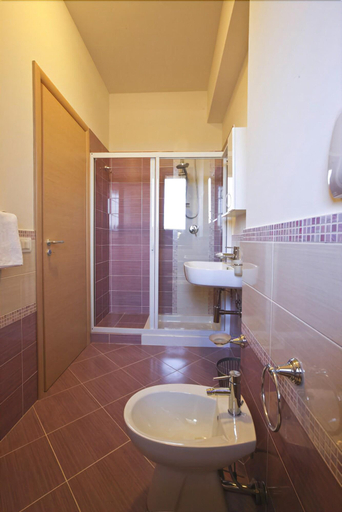 Bathroom 4, Erice Mare, Trapani