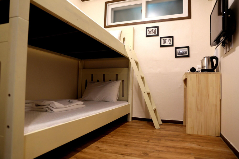 Bedroom 3, Kingkong Hotel Myeongdong, Jung