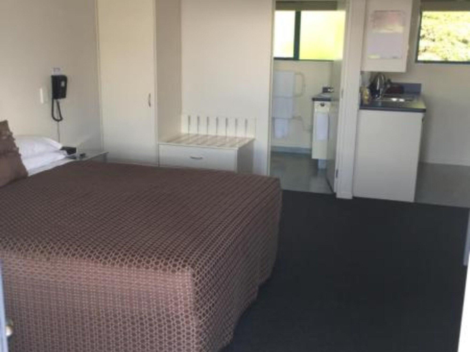 Bedroom 3, Asure Cooks Gardens Motor Lodge, Wanganui