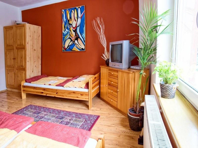 Bedroom 3, Pension Aqualand, Poprad