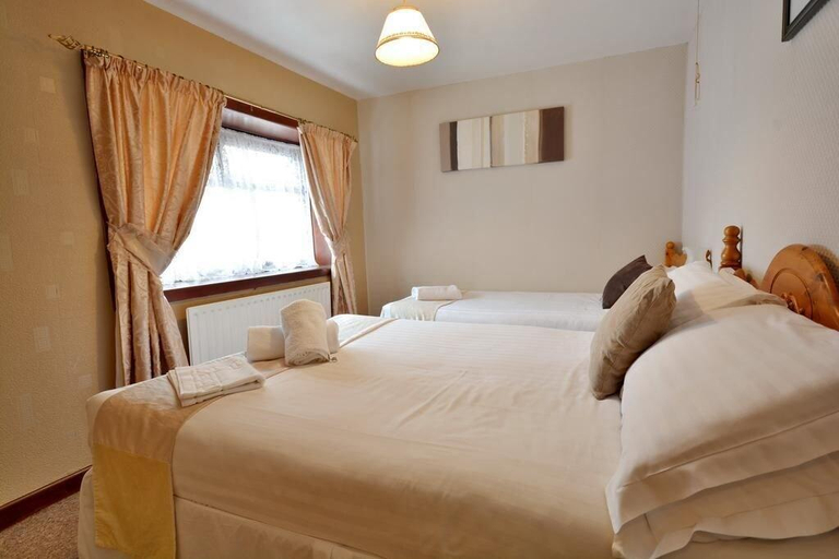Bedroom 3, Barrons Hotel - B&B, Blackpool