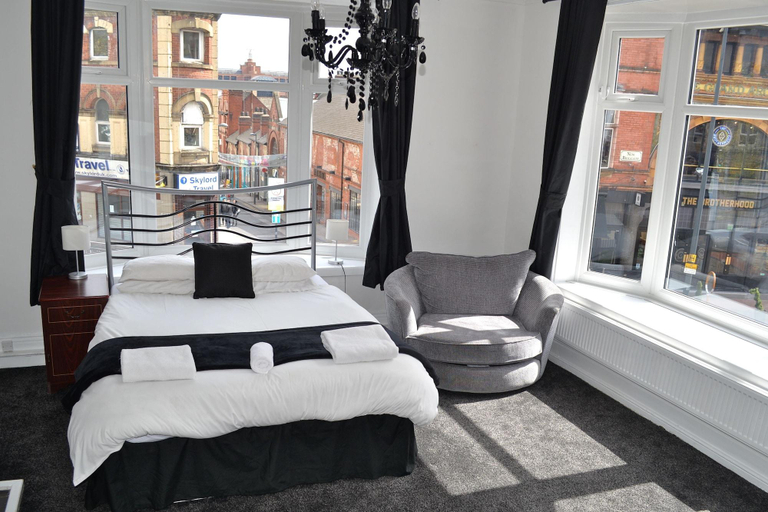 Exterior & Views, The Wrens, Leeds