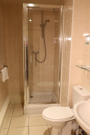 Bathroom 4, The Cedars Hotel, Leicestershire